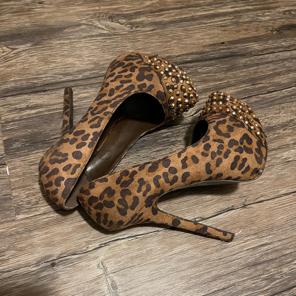 Leopard design high heels